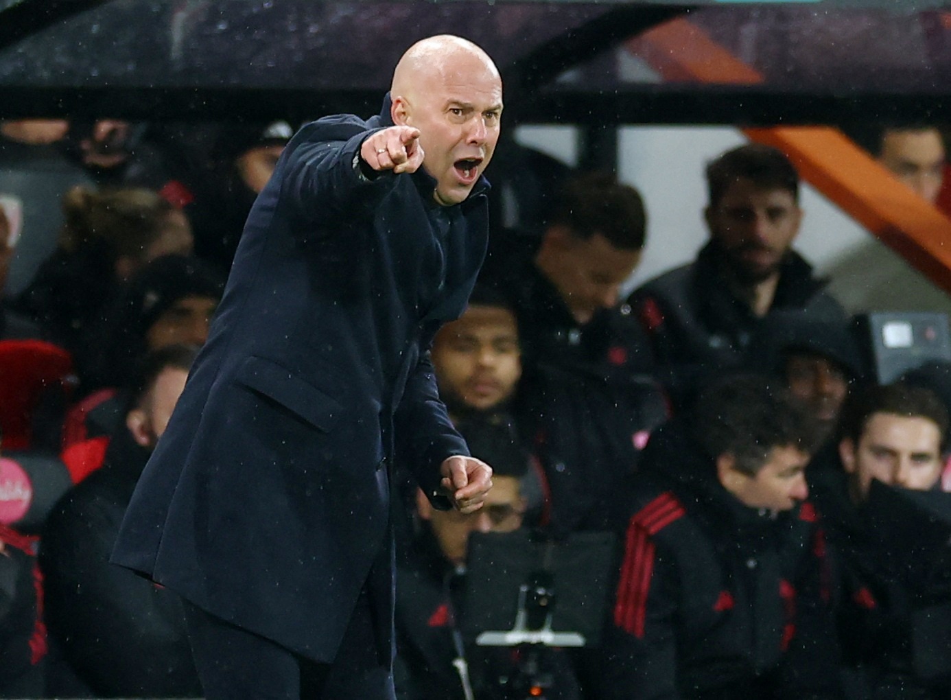 半岛体育网址-菲尔·汤普森：斯洛特不该承受压力 下赛季利物浦能英超夺冠