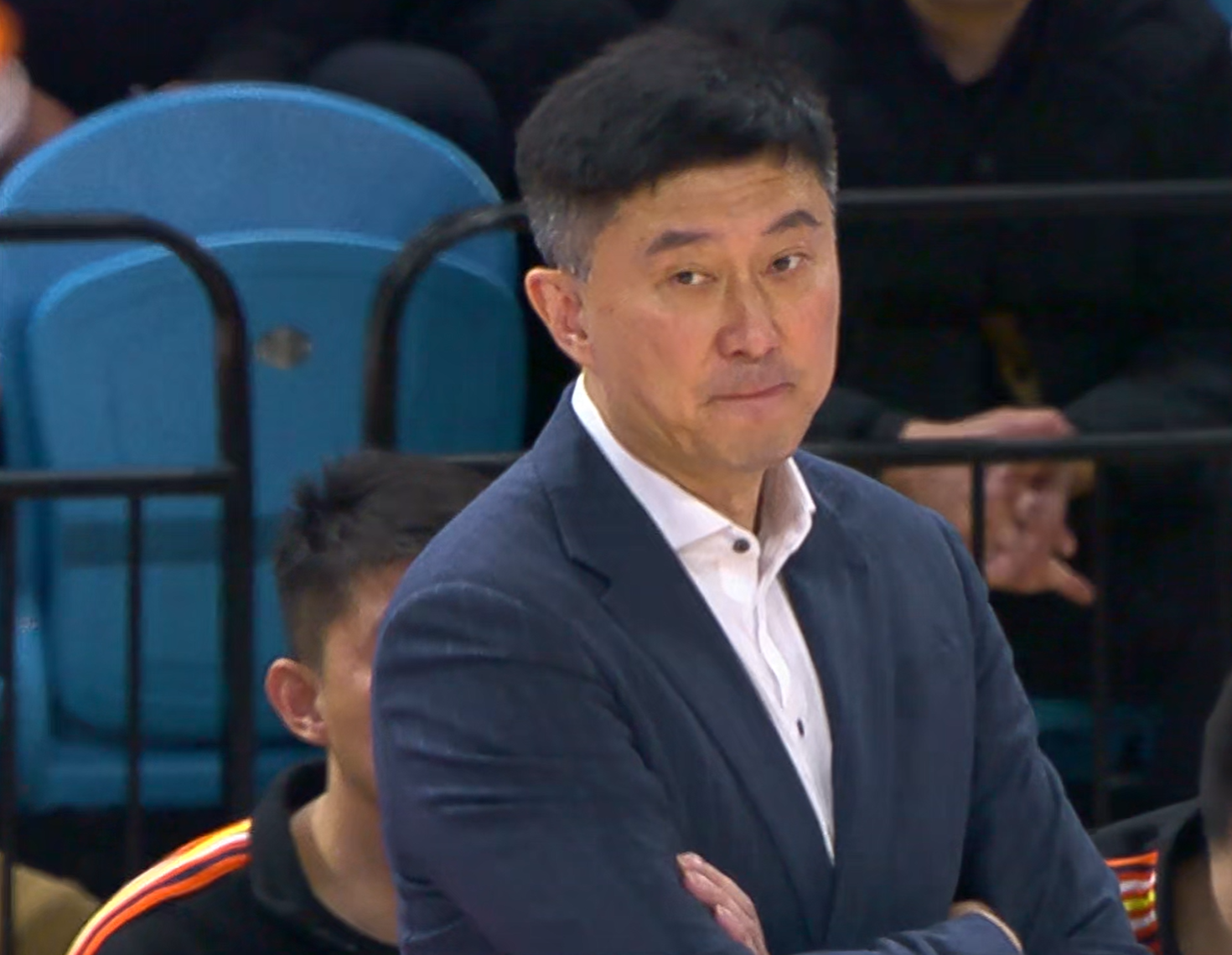 半岛体育官网-杜锋为何用不好2米26的徐昕？分析，有3个主要原因